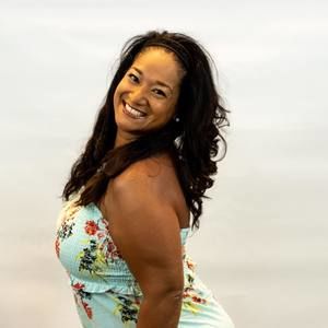 Meet your Posher, Esmeralda